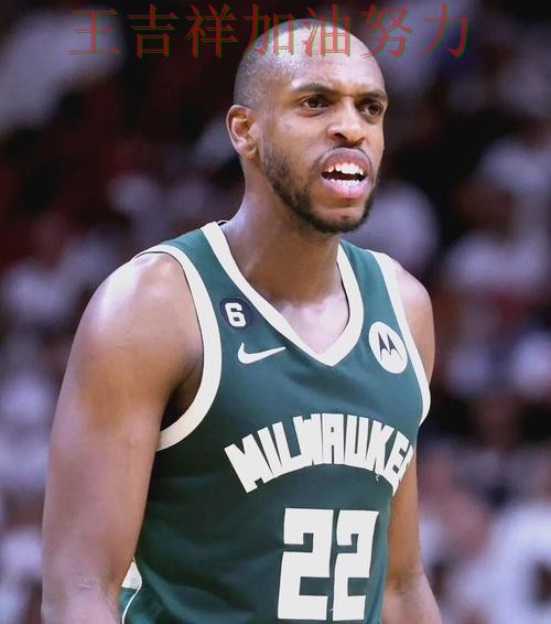 雄鹿在意甲中关键战失利暴露阵容短板 成为赛后讨论的焦点 雄鹿在意甲中关键战失利暴露阵容短板 成为赛后讨论的焦点